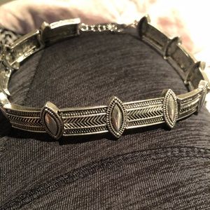 Silver detailed choker